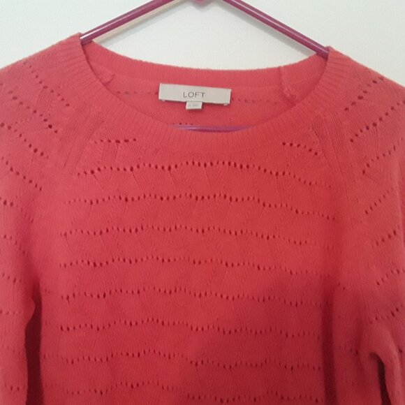 NWOT Ann Taylor Loft ladies medium coral,very lightweight sweater - Picture 2 of 6